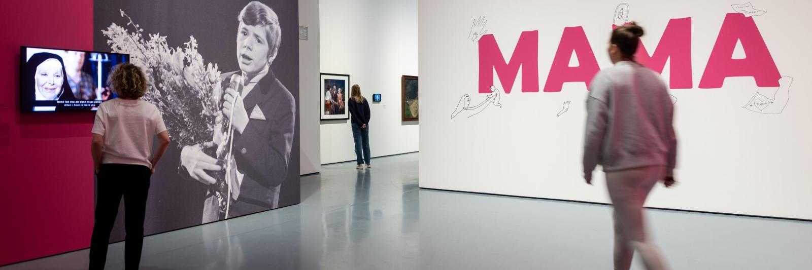 Einblick in die MAMA-Ausstellung - Kunstpalast Düsseldorf - Foto Lars Heidrich