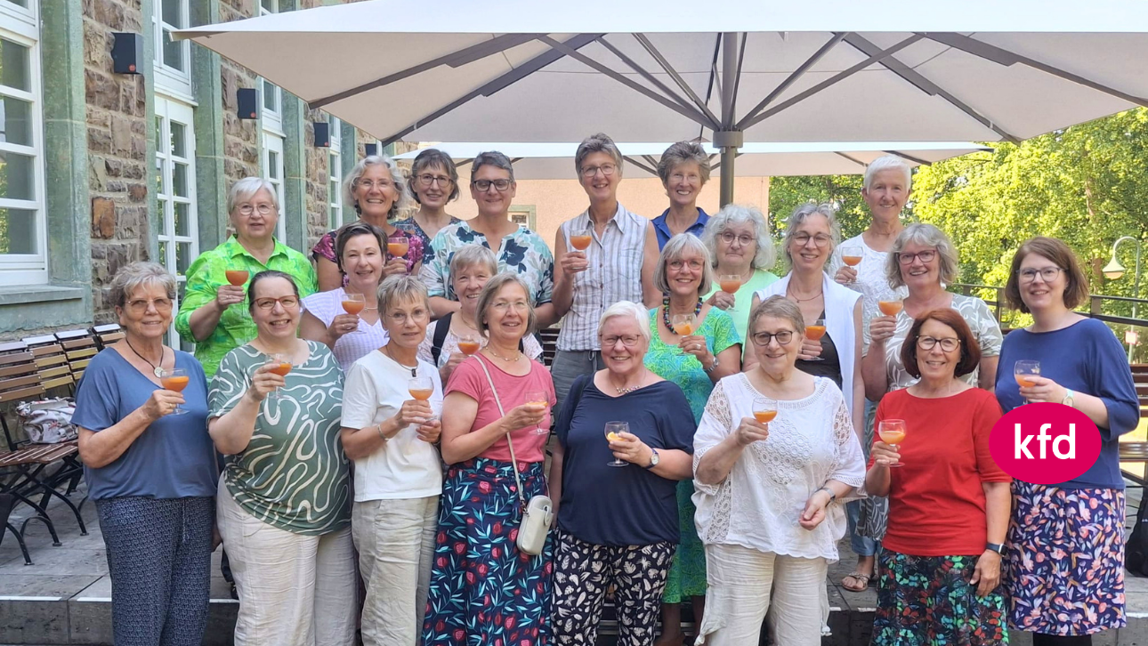 Gruppenbild bei der Abschlussfeier der WortGottesFeier-Leiterinnen