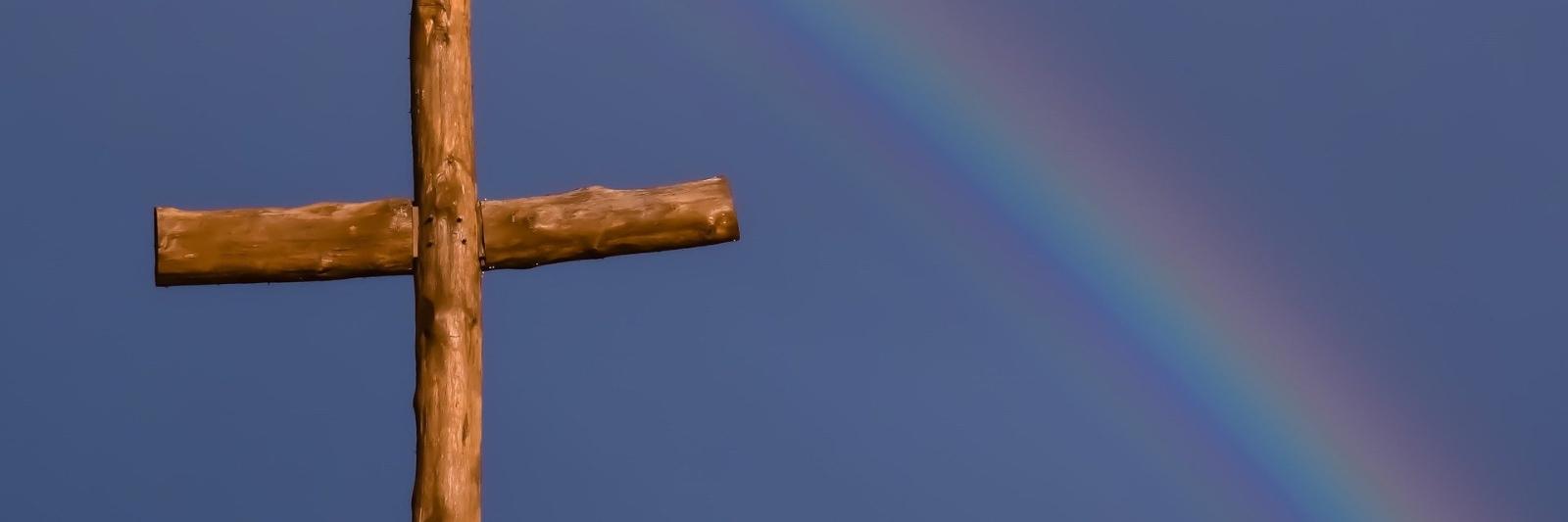 Kreuz und Regenbogen