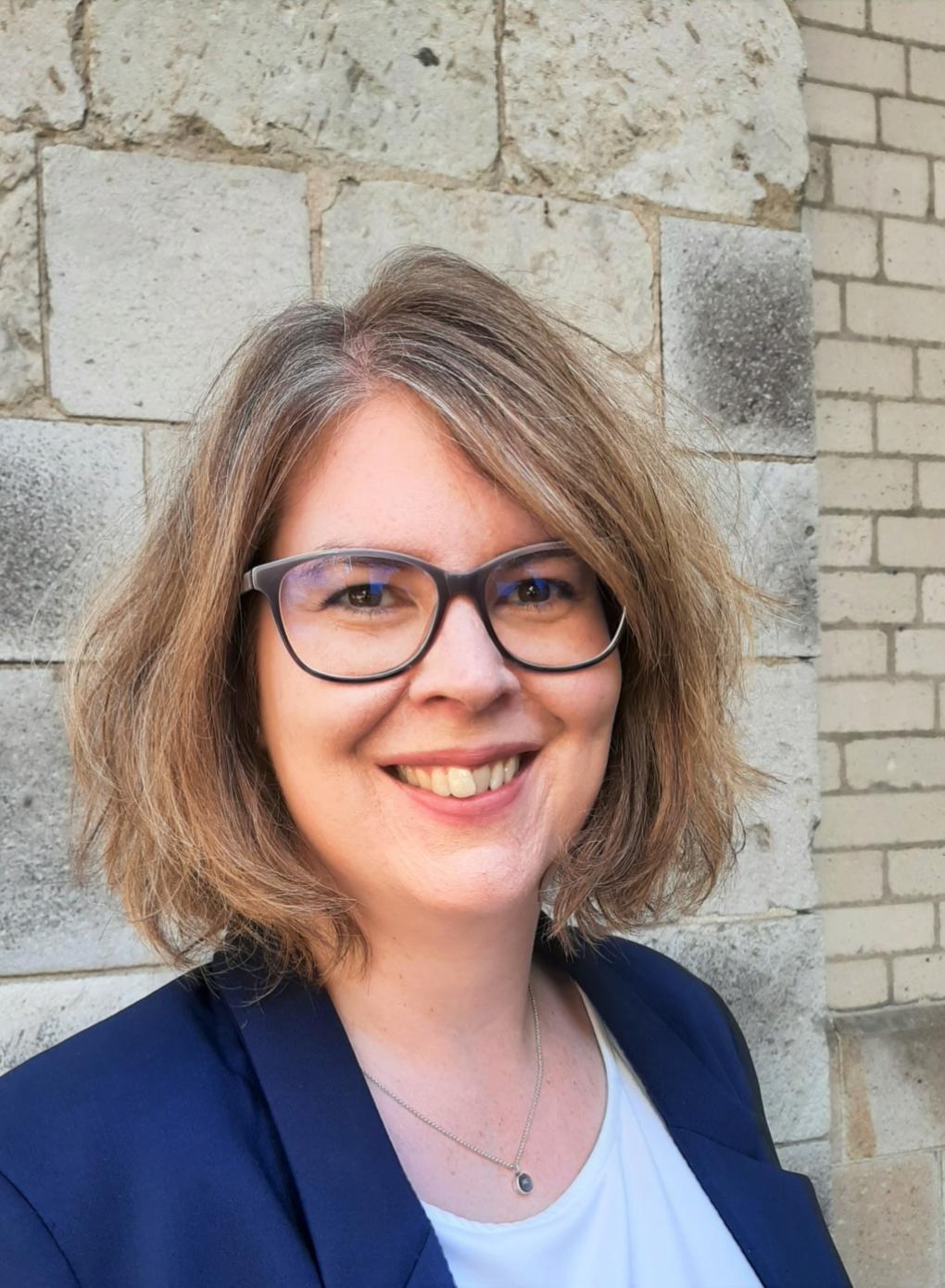 Dr. Andrea Osten-Hoschek
