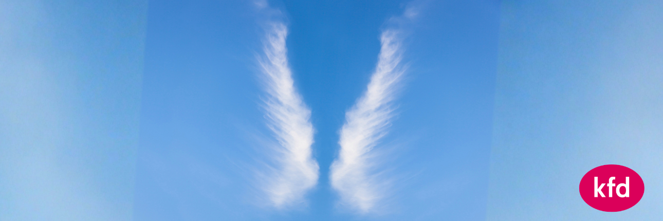 Oasentag für Frauen - Im Schatten Deiner Flügel - kfd DV Köln (c) kfd DV Köln mit Canva Pro Symbolbild Wolken in Form von Engelsflügeln - Oasentag für Frauen 'Im Schatten Deiner Flügel'