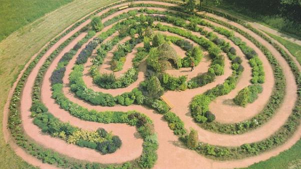 Postkarte-Labyrinth-luftbild-1