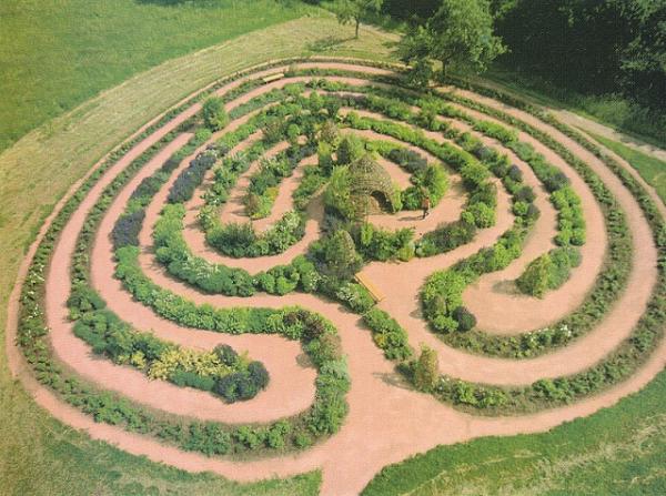 Postkarte-Labyrinth-luftbild-1