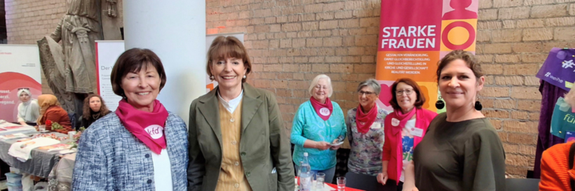 Frauentag Rathaus Köln Henriette Reker und Julia Pedersen bei der kfd